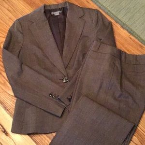Ann Taylor ladies suit. Brown. Size 10